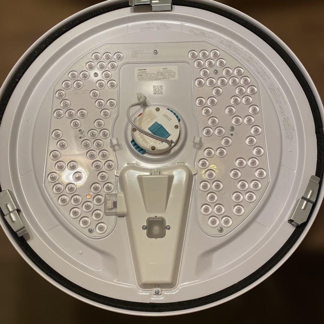 極めて美品　TOSHIBA LEDシーリングライト NLEH10010B-LC