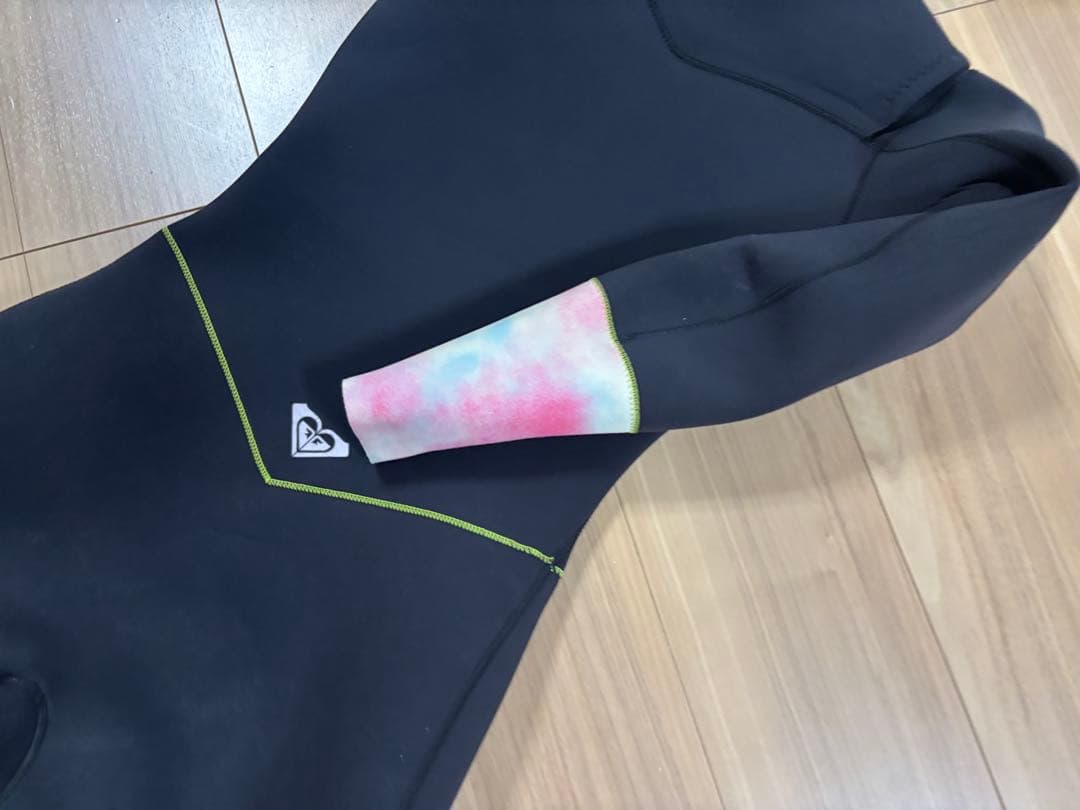 ★購入10万・美品★お洒落　可愛い　ロキシー　フルスーツ　ウエットスーツ