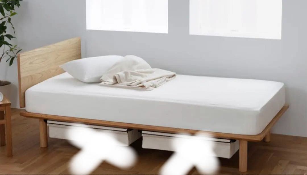 無印良品　ベッド　ダブル　（マットレス、シーツ、脚、ヘッドボード付き）オーク材