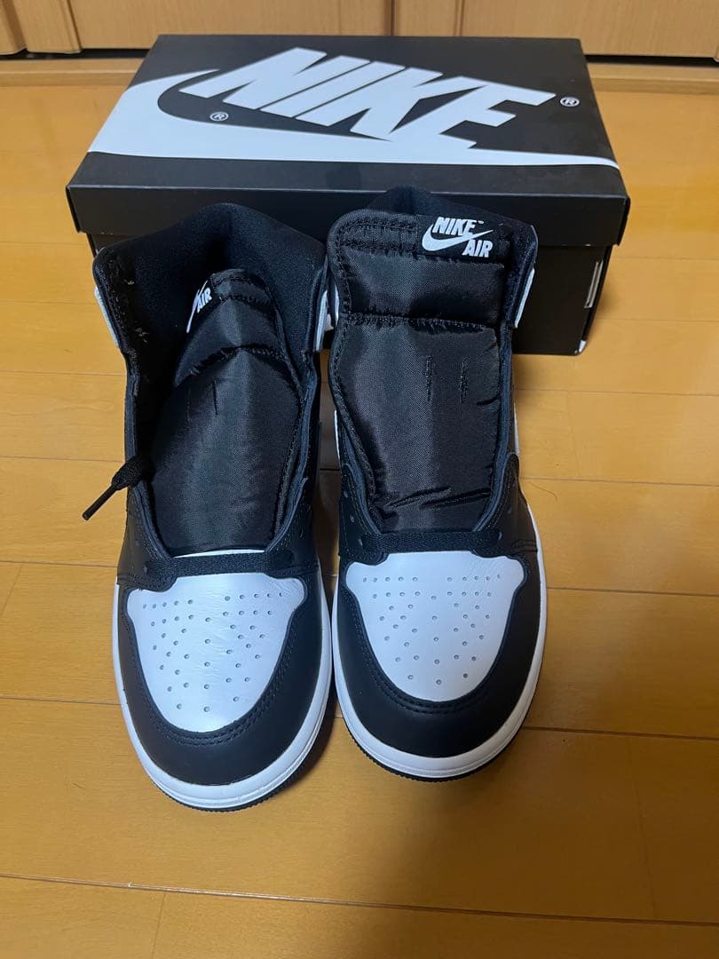 ナイキ　エアジョーダン1 レトロハイ　OG リバースパンダ