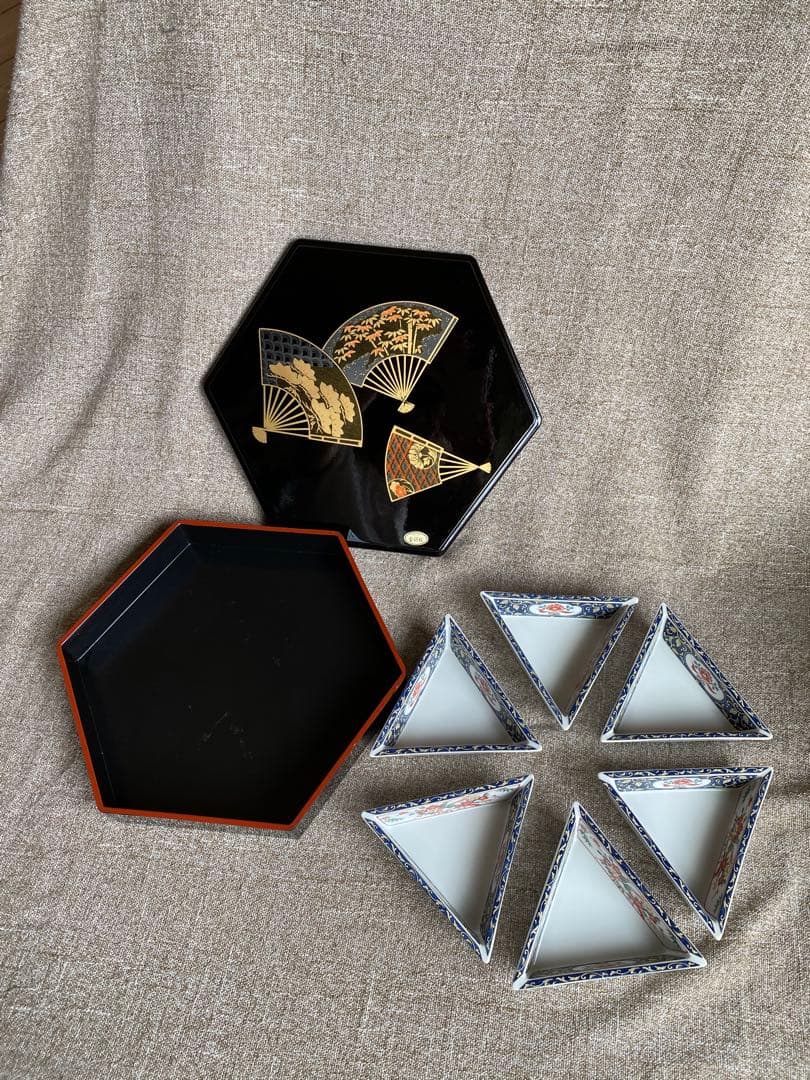 六角形扇子模様の漆器重箱