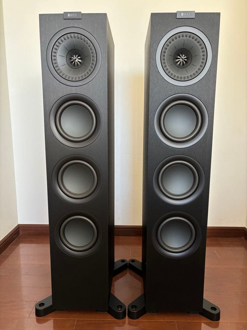 KEF Q550 ブラック　ペア　スパイクベース、サランネット付属