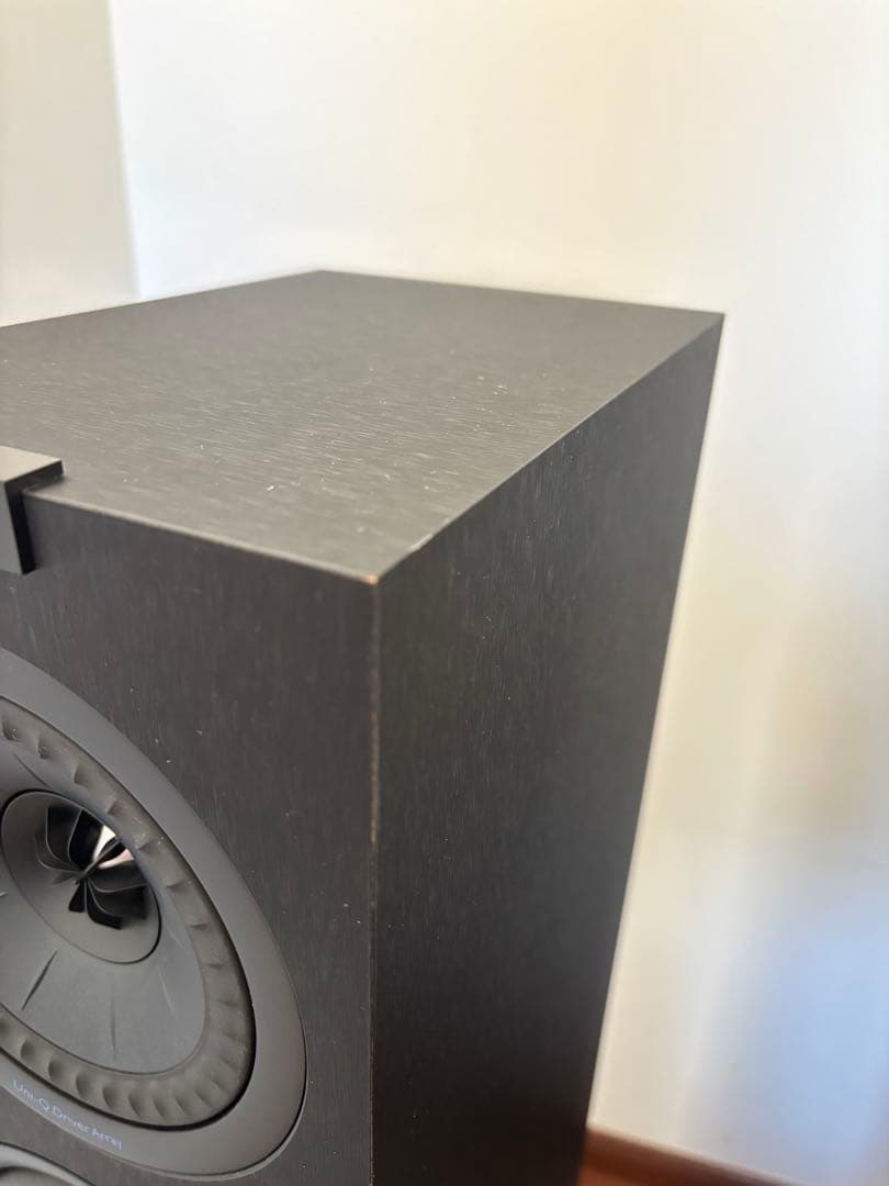 KEF Q550 ブラック　ペア　スパイクベース、サランネット付属