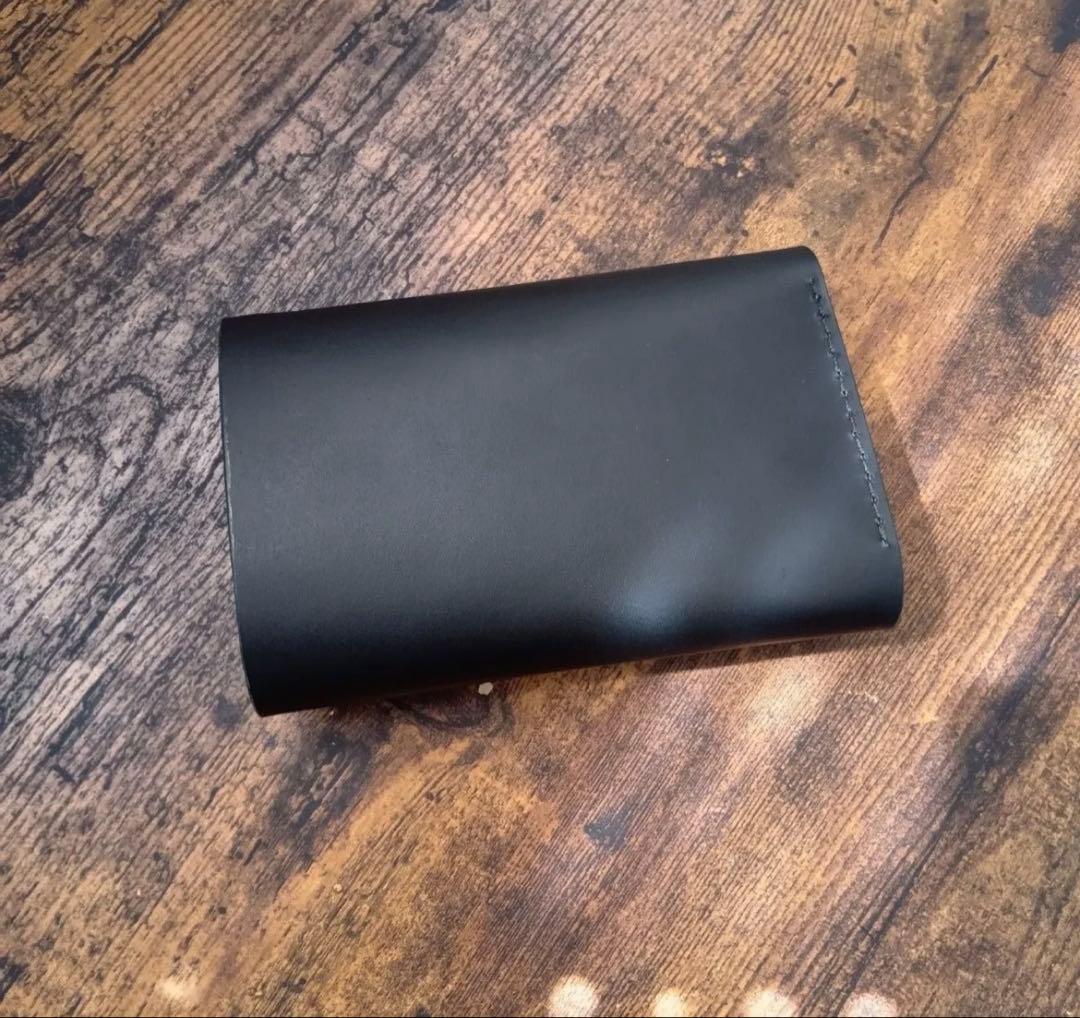 三つ折り トラッカーウォレット ブラック レザー ミドルサイズ