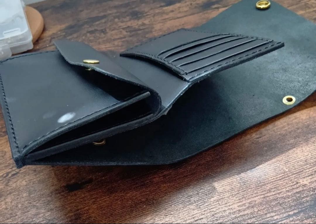 三つ折り トラッカーウォレット ブラック レザー ミドルサイズ