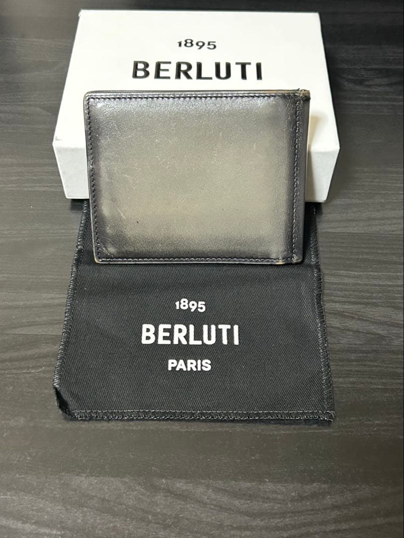 ベルルッティ フィギュア スクリットレザー コンパクトウォレット マネークリップ