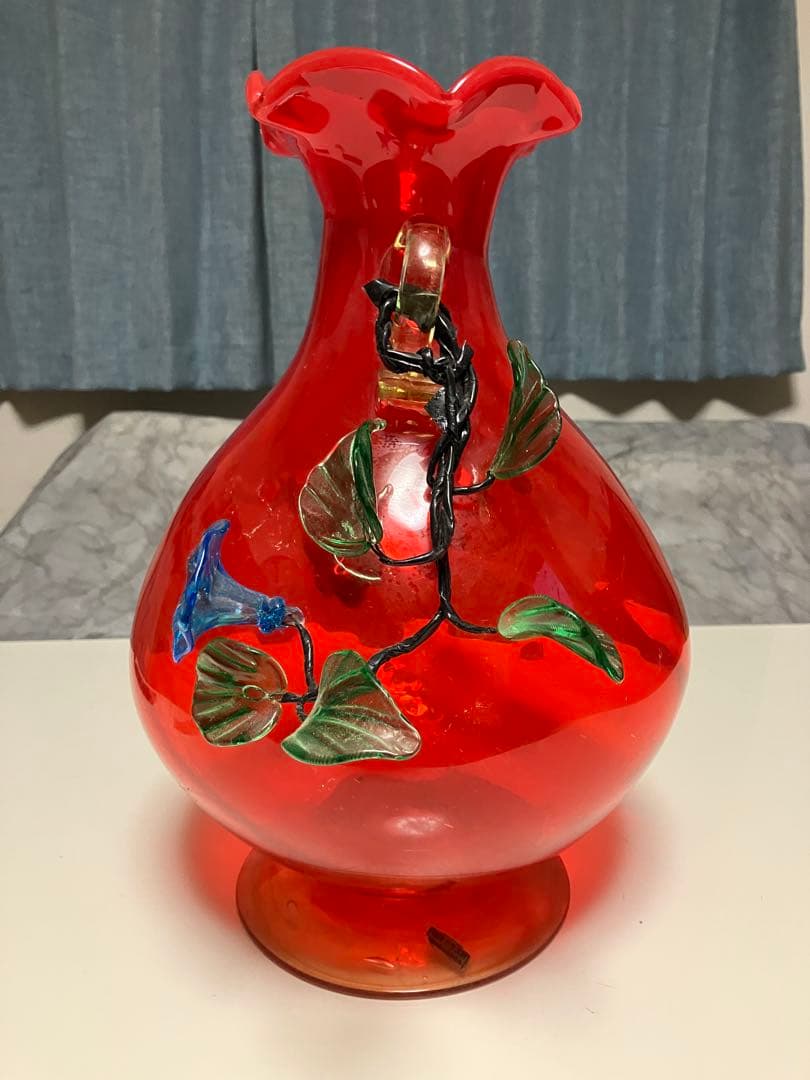 琉球ガラス製　特大 フラワーベース 花の装飾付き