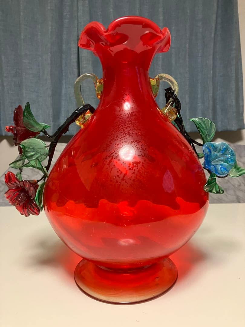 琉球ガラス製　特大 フラワーベース 花の装飾付き