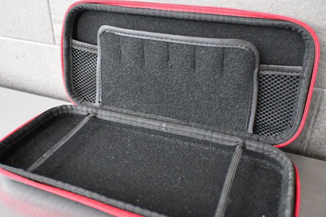 【美品】Nintendo Switch 本体　キャリングケース