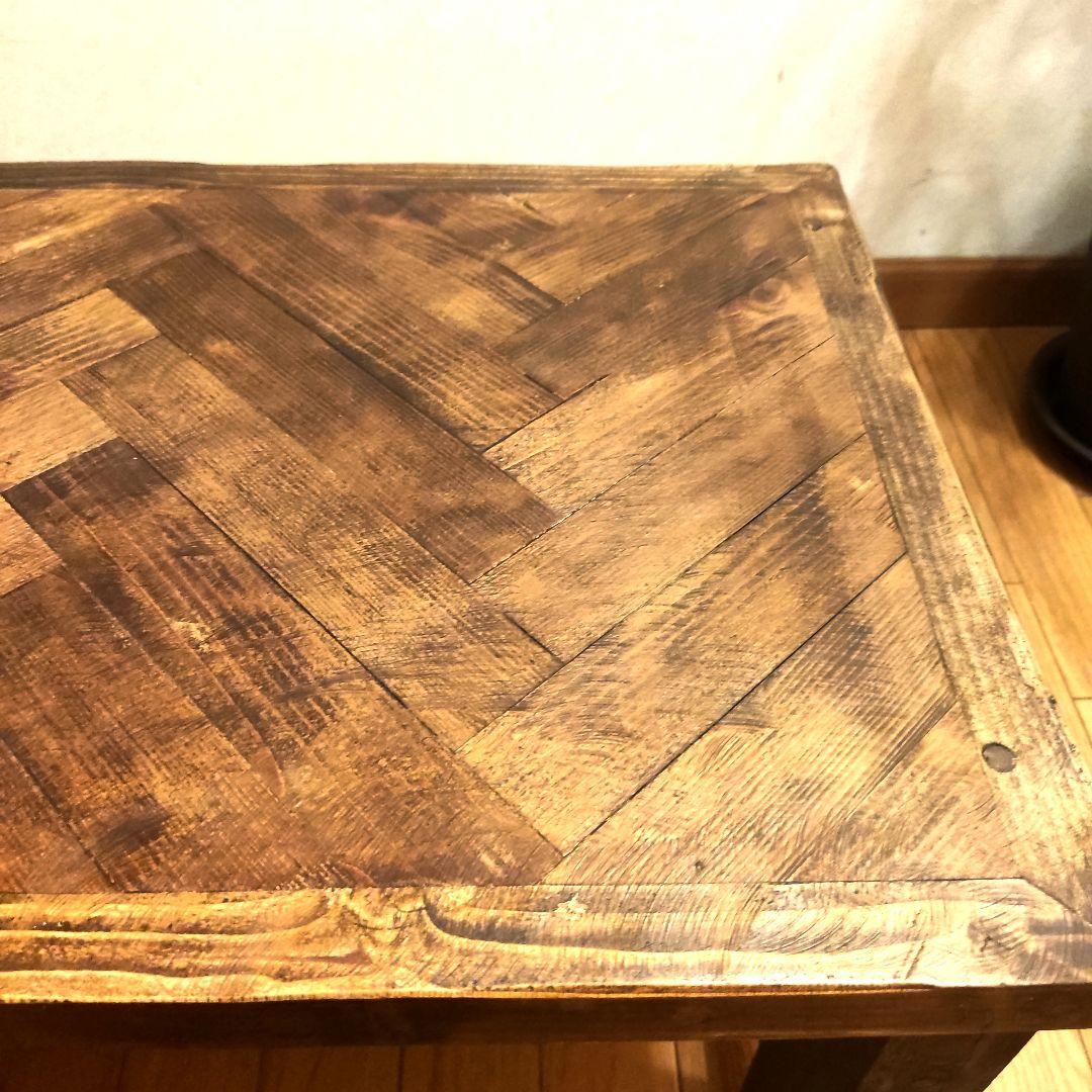 ✨オールド感たっぷりのヘリンボーン柄ローテーブル✨