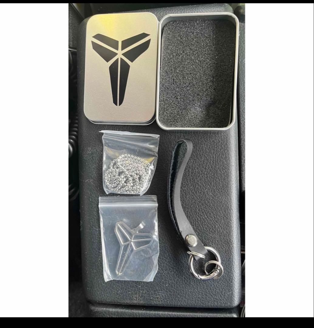 コービー　ネックレス　アクセサリー　レイカーズ　NBA マンバ　ペンダント　ロゴ