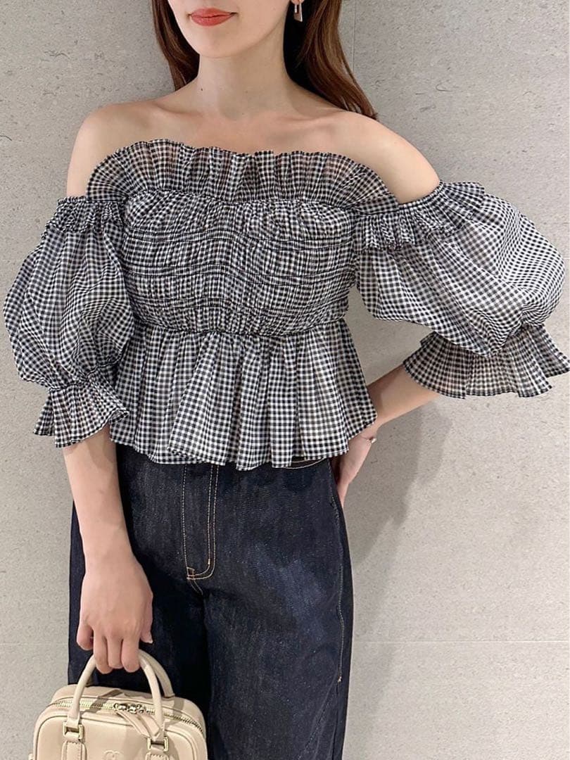 SNIDEL Sustainableギャザーオフショルブラウス