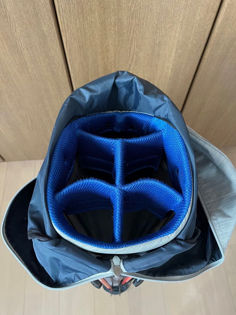 adidas 軽量キャディバッグ スタンドあり