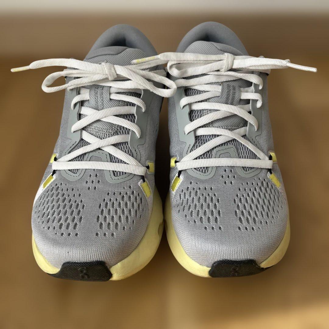 【おだんご】On ランニングシューズ クラウドサーファー2 23.5cm