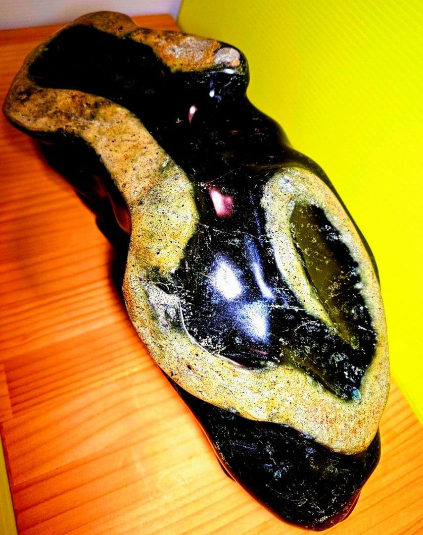 ✡️約12kgあり‼️超巨大‼️金蛇石さま 白蛇の脱け殻付き