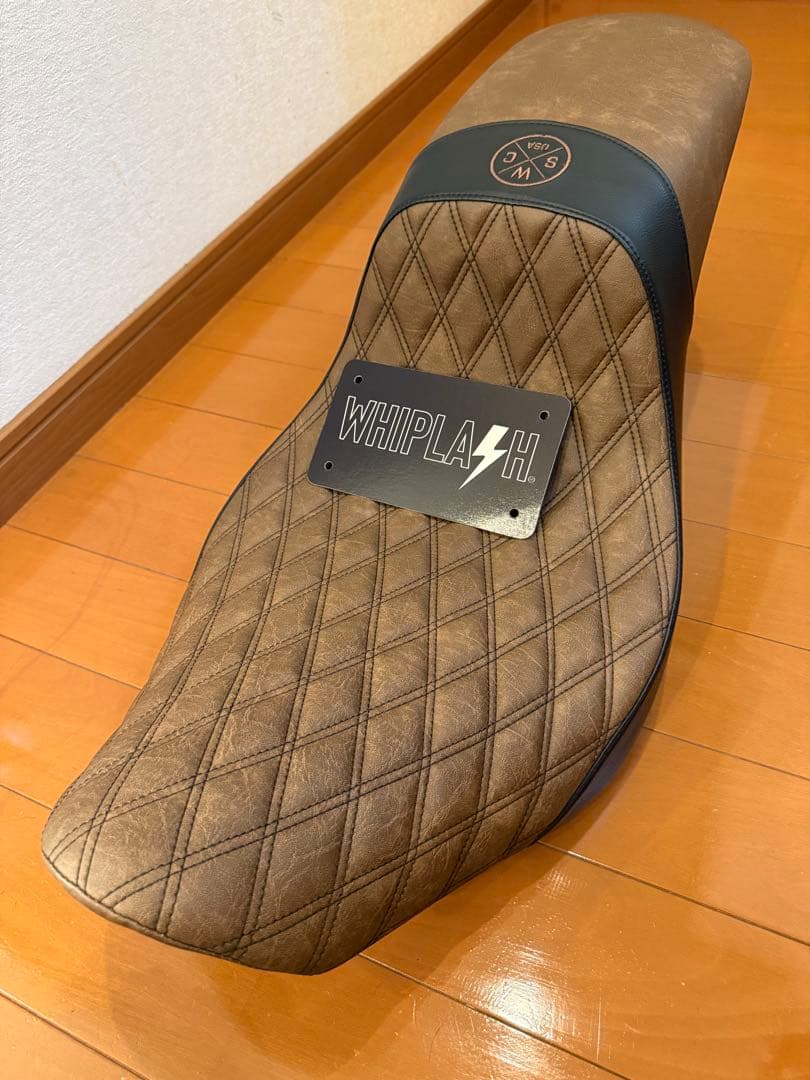 fxlrst fxlrs ローライダーst whiplash シート