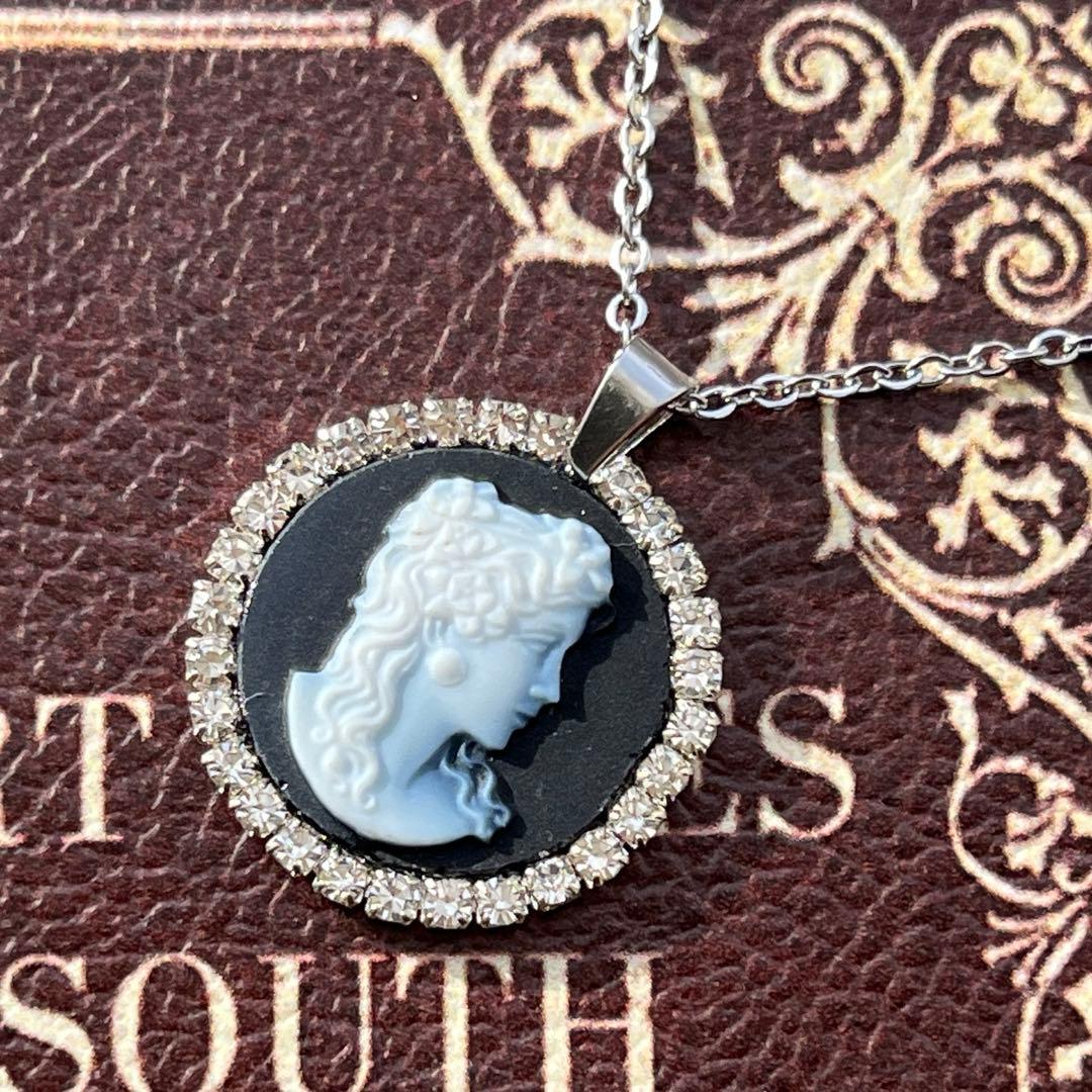 モッタイない！　ストーンカメオのネックレス　貴婦人　メノウ　ブラック