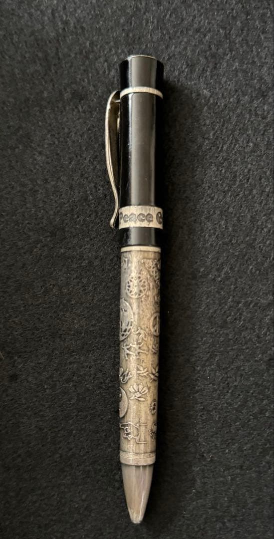 Peace Pen- X Pen クラシックなエンボス加工のブリキ仕上げ