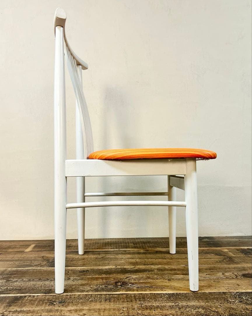 昭和レトロ ダイニングチェア 白　オレンジストライプ 木製 椅子 北欧風 古家具