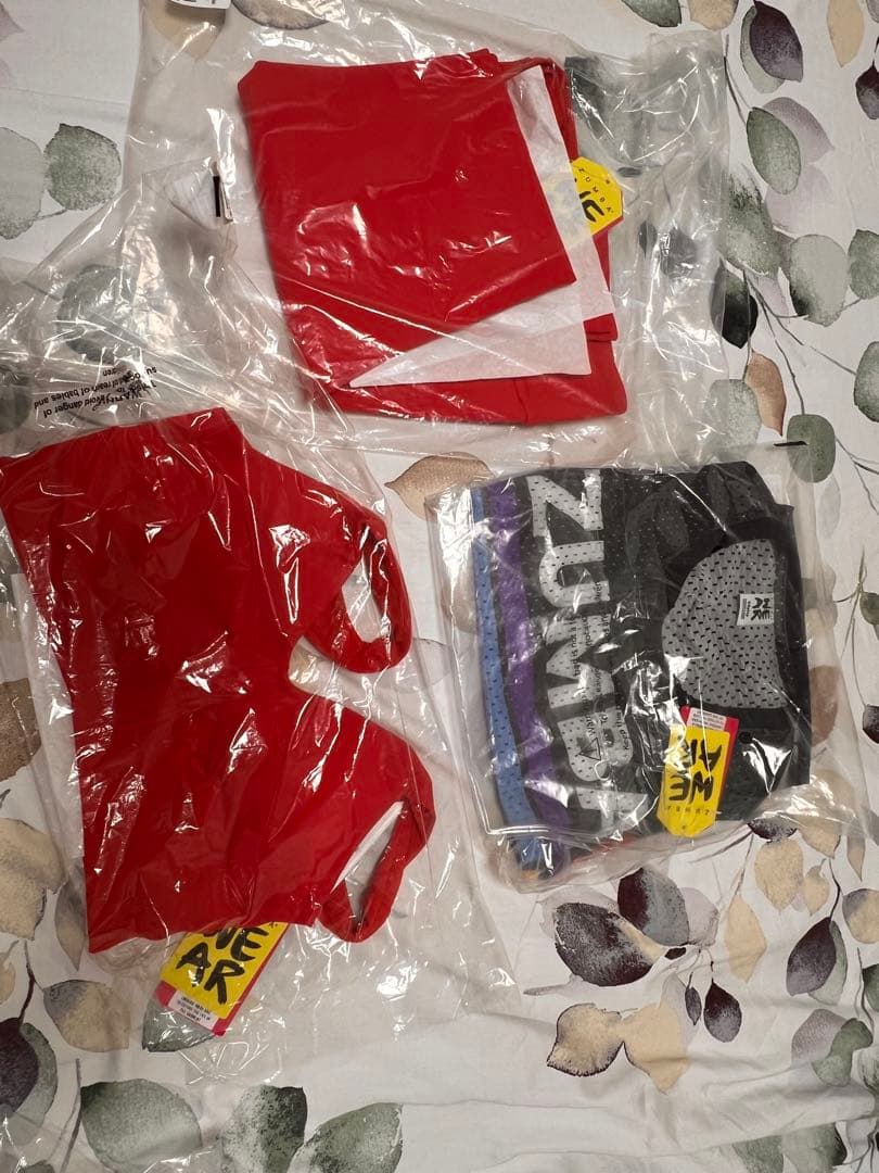 クリスマスセール　ZUMBA レッド 3点セット値下げしました