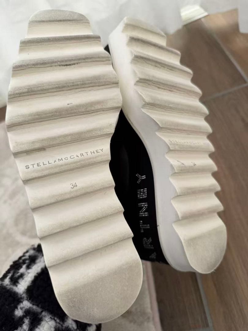 STELLA McCARTNEY ロゴ印字ありブラック厚底スニーカー　34