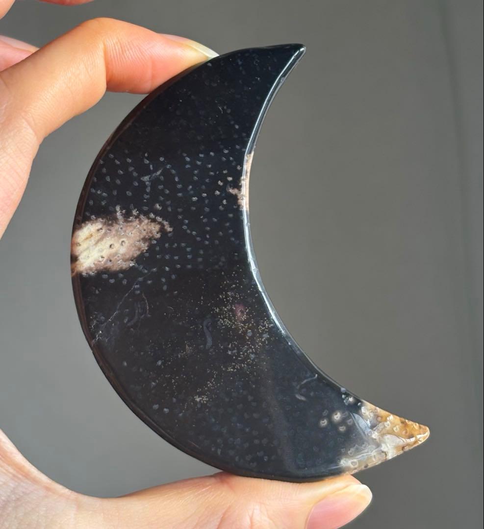 あ〜きゃん♬様　高品質　ペトリファイドウッド　大きめ月　ムーン　握り石　珪化木