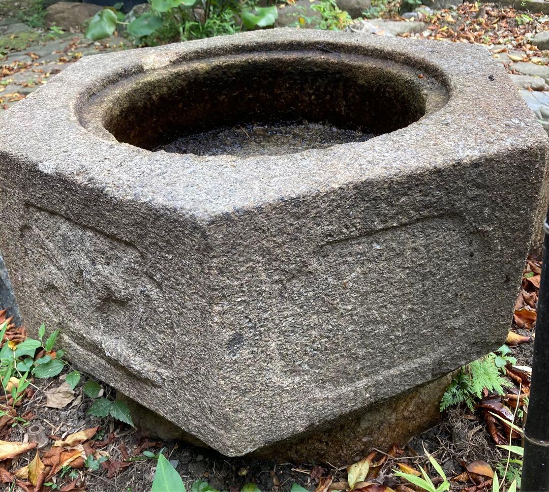 奈良石製六角水鉢