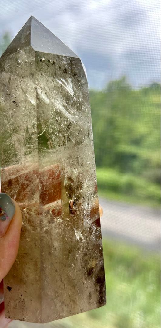 光を内包する景色 レインボー入り スモーキークォーツ オベリスク（一点もの）