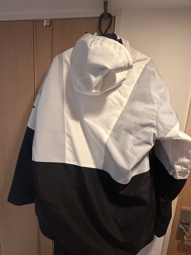 nature ホワイト/ブラック フード付きスノーボードウェア