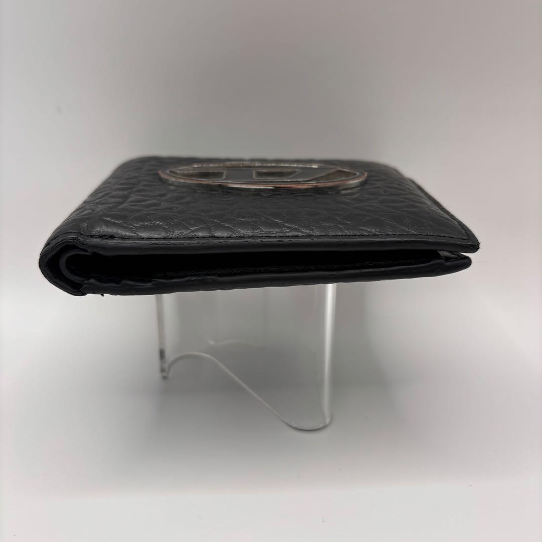 DIESEL 二つ折り財布　ブラック　型押し　D ロゴ　エンボス　シルバー