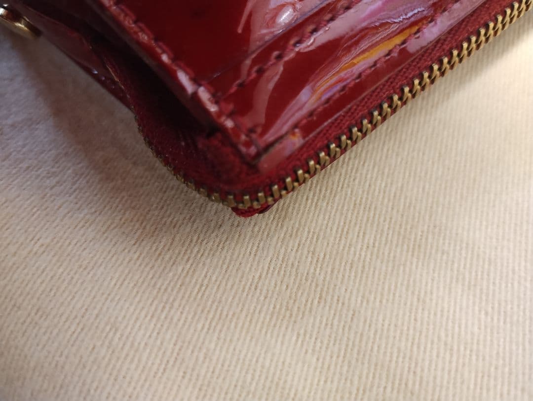 LOUIS VUITTON ルイヴィトン　ヴェルニ　ポーチ