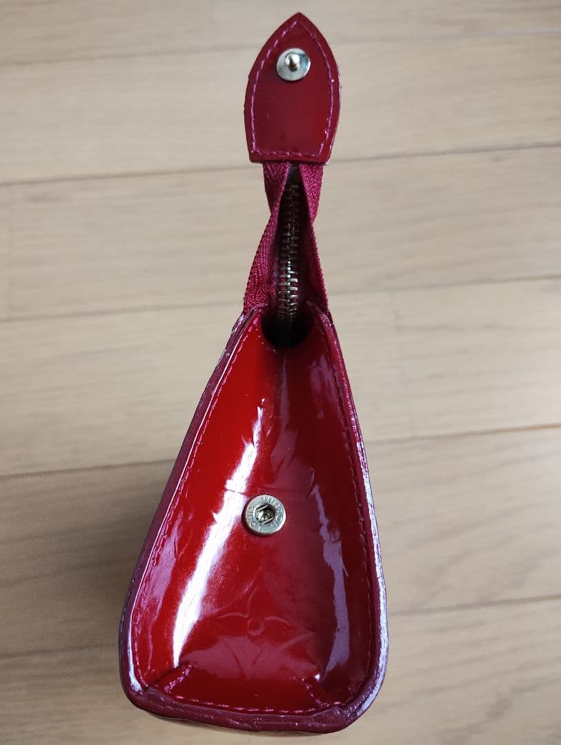 LOUIS VUITTON ルイヴィトン　ヴェルニ　ポーチ