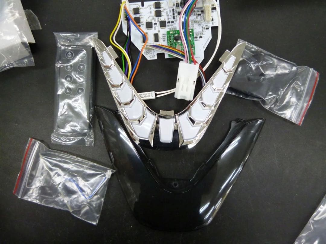 ※まとめ買い値下げ可 Vertical Arrow Neo C-HR LED