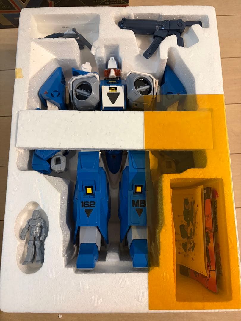 機甲創世記モスピーダ　AFC-01H レギオス エータ1/35スケールフィギュア