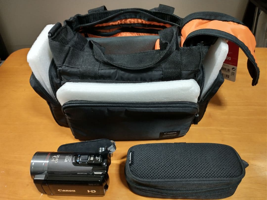 Canon HD ビデオカメラ ivis HF20 ＆ソフトキャリングケース