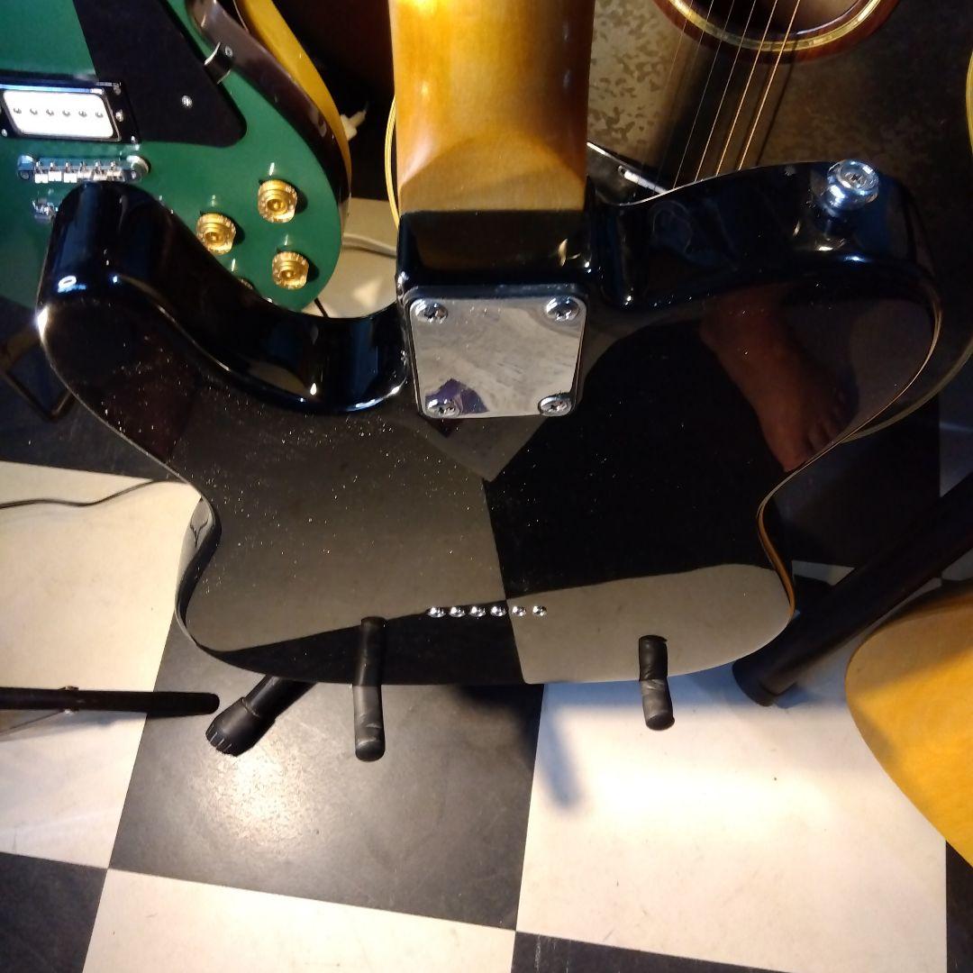 テレキャスタータイプ…渋いブラックカラー！