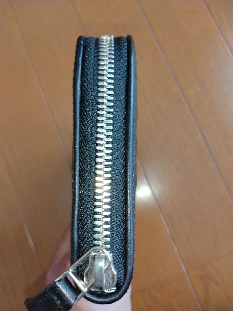 パイロットリバー　レッドムーン　黒いレザー編み込み長財布