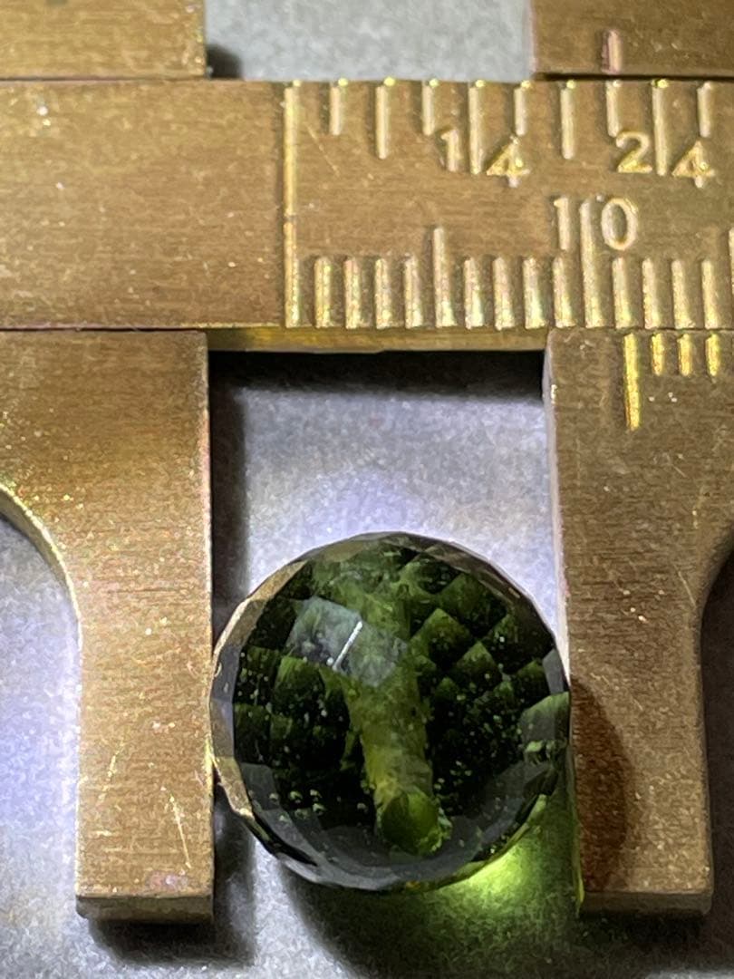 オ*ユ様 激レア　モルダバイト