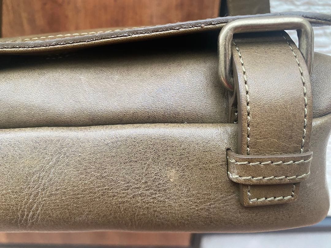 土屋鞄　ビークルスモールフラップショルダー ヴィンテージオリーブ　レザーバッグ