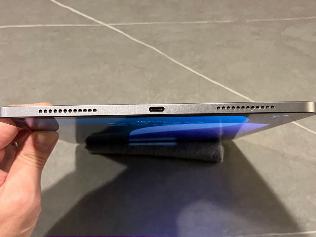 iPad Air 第５世代64GB Wi-Fiモデルスペースグレイ10.9インチ