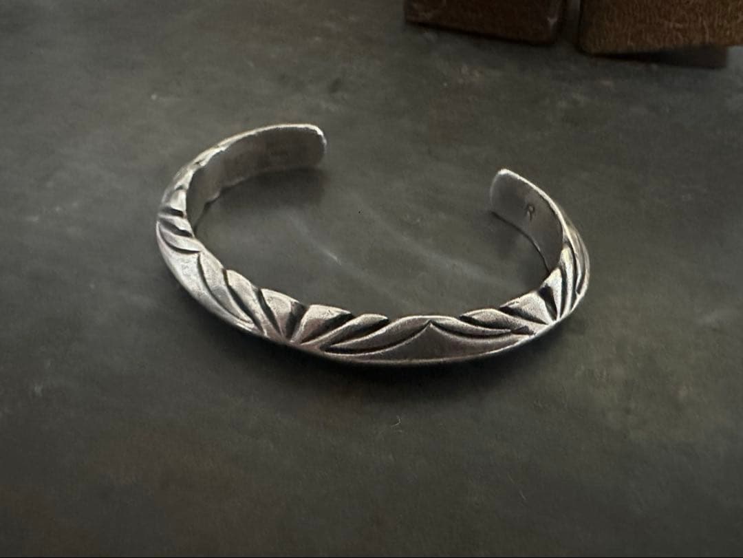 激渋　希少　ヴィンテージ　バングル　トライアングル　シルバー　925 ナバホ