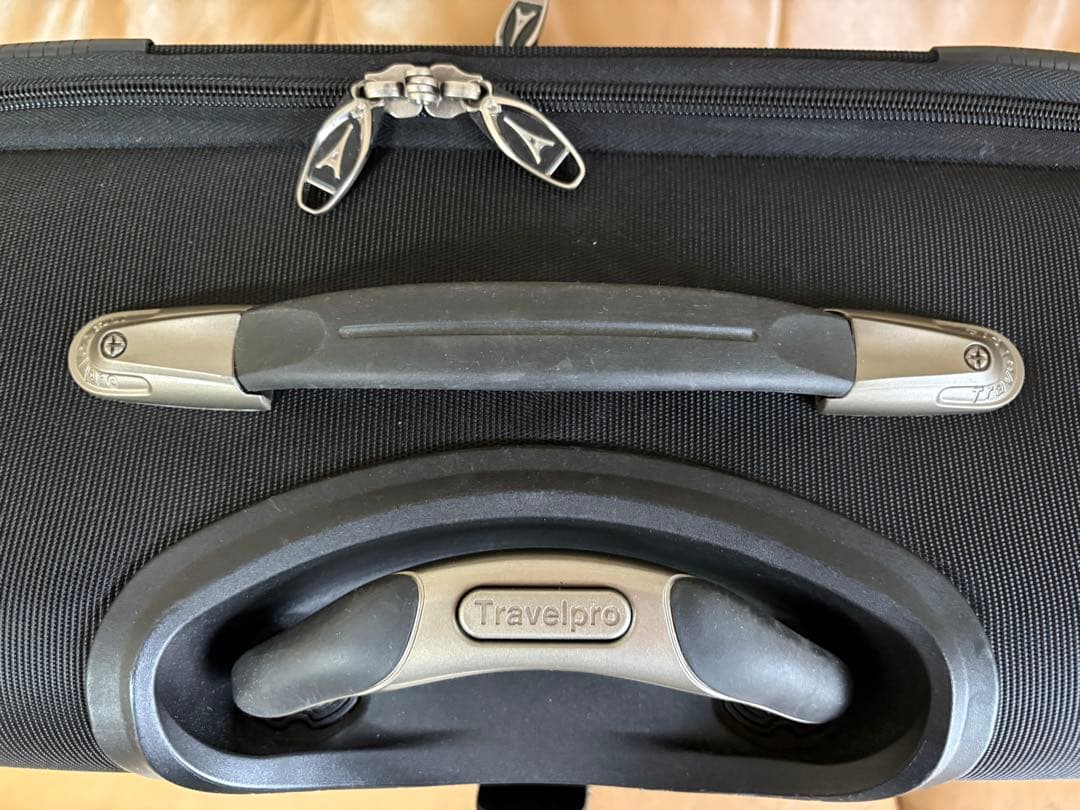 週末値下げTravelpro Crew10 Rolling Tote