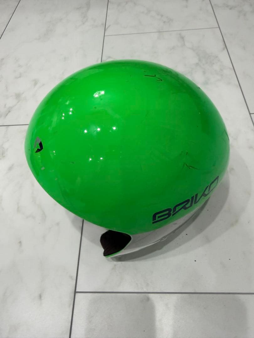 BRIKO VULCANO ヘルメット S/M 緑色　ジュニア用
