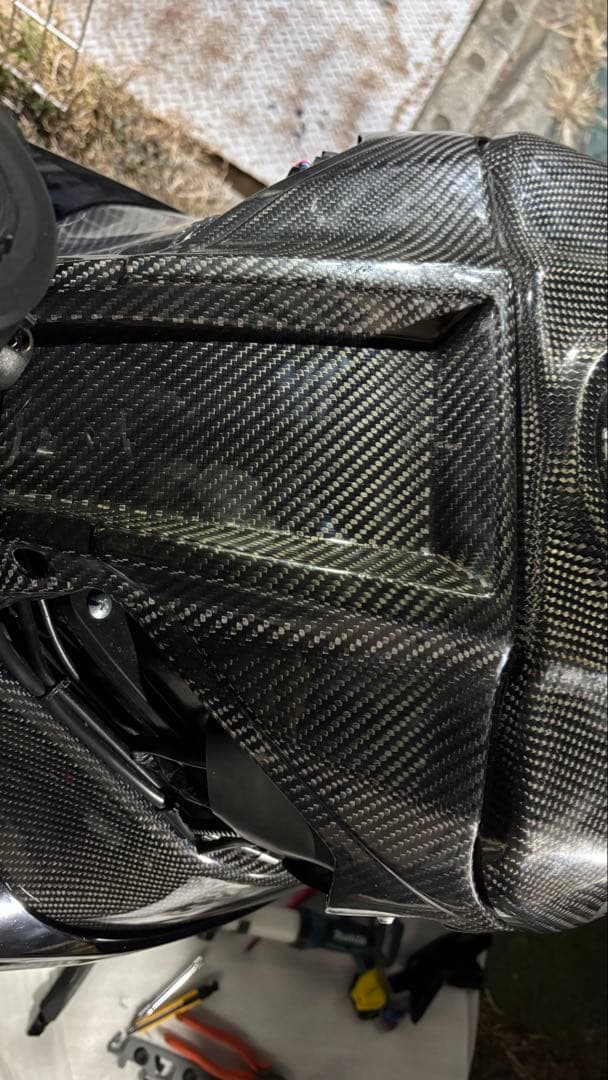 zx10r フロントタンクカバー　カーボン製