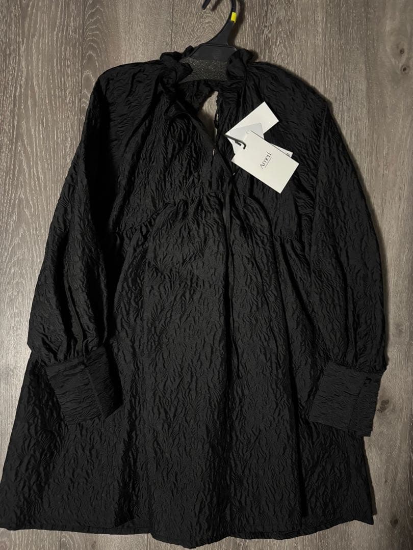 アメリヴィンテージ　BUMPY VOLUME MINI DRESS