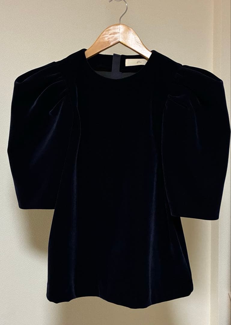 Heve へイヴ　ベロアバブリーブラウス