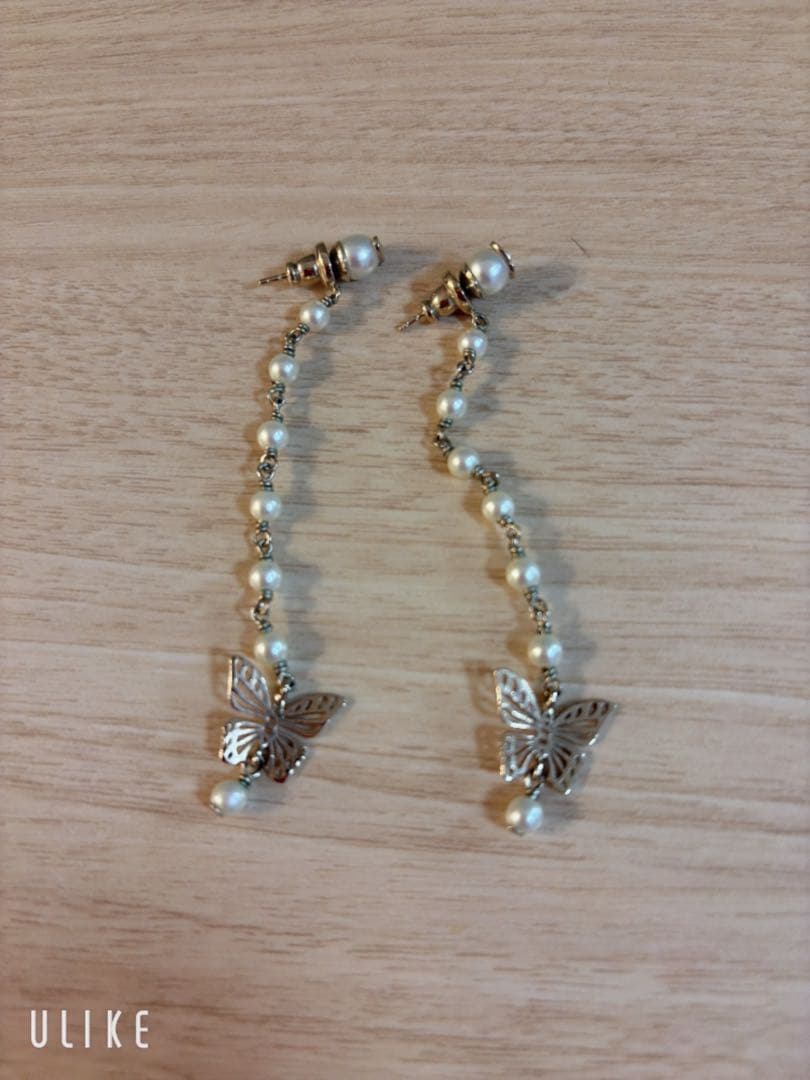 Dior ピアス　２０２５年購入　蝶モチーフ