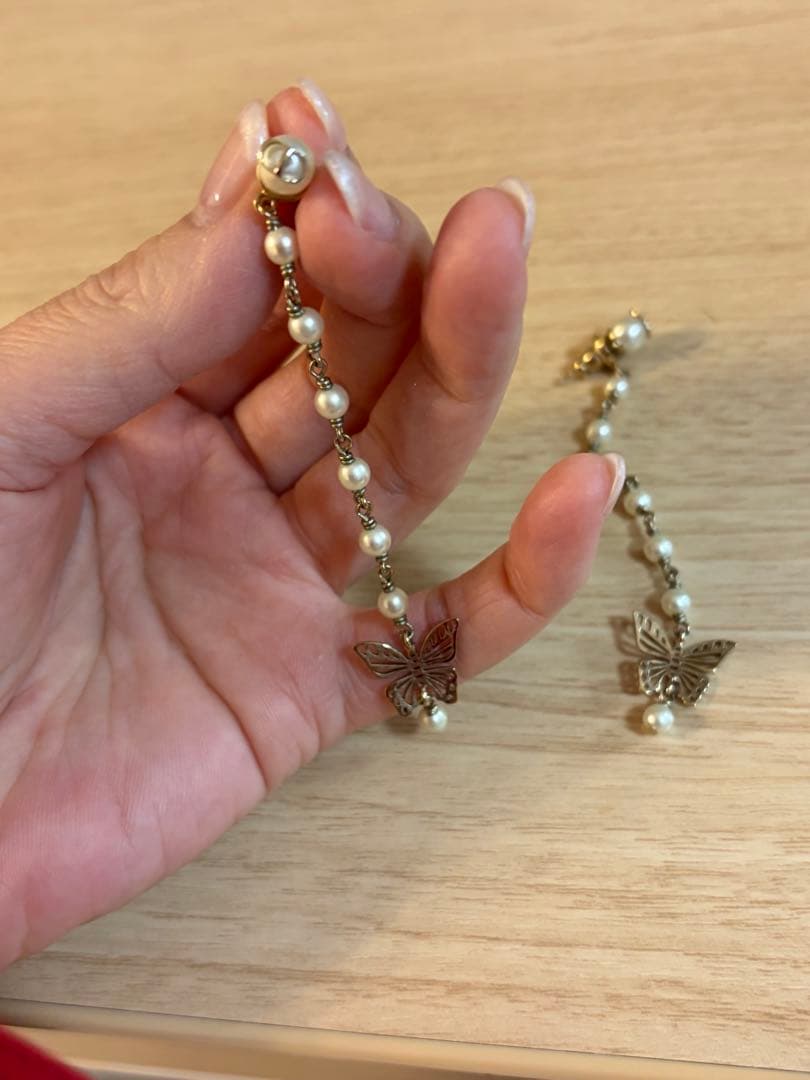 Dior ピアス　２０２５年購入　蝶モチーフ