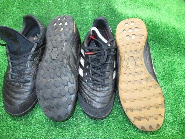 adidas ブラック フットサルシューズ