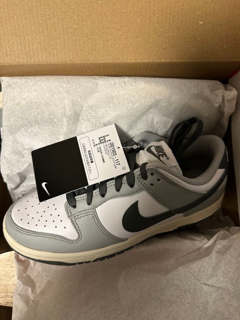 aiueooo NIKE スニーカー 23cm